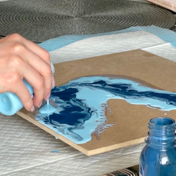 Fluid art box у кольорах знаку зодіаку Рак з епоксидною смолою фото